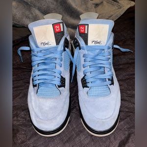 Air Jordan 4 Retro “University Blue”